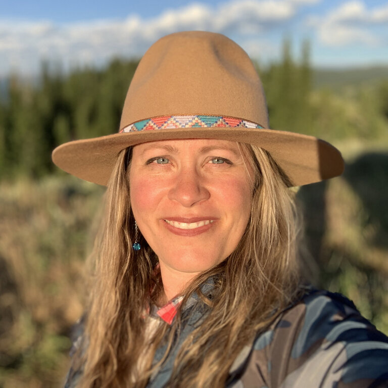 woman with broad brimmed hat, Julie KcKnight, LK10 facilitator